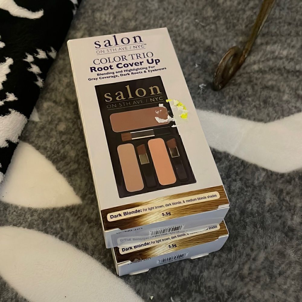 Color Wow's salon on 5th Ave NYC Root Cover Up trio compact/powder palatte